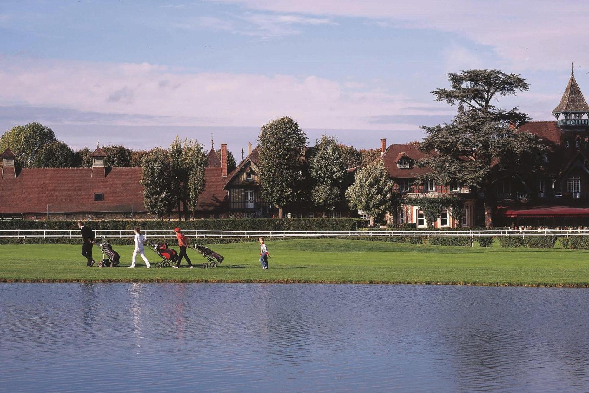 Renaissance Paris Hippodrome De St. Cloud Hotel Rueil-Malmaison Exterior photo